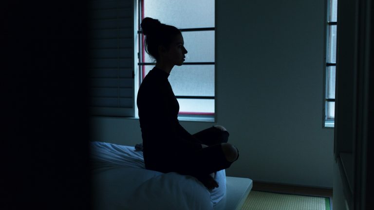I’m A Sleep Writer With Insomnia ― These 4 Expert Tips Actually Helped
